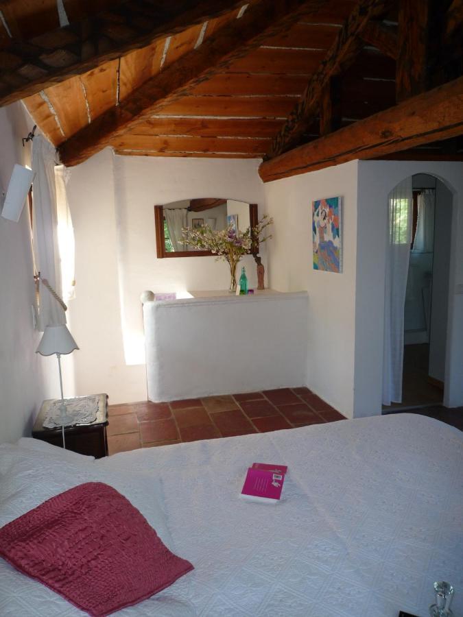 La Rose Des Vents Bed & Breakfast มงโตรูซ์ ภายนอก รูปภาพ