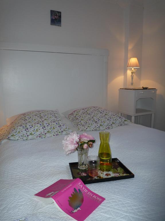 La Rose Des Vents Bed & Breakfast มงโตรูซ์ ภายนอก รูปภาพ